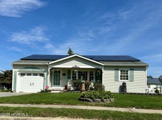 7 Bedford Court, Toms River, NJ 08757