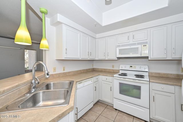 750 E NORTHERN Avenue 1140, Phoenix, AZ 85020