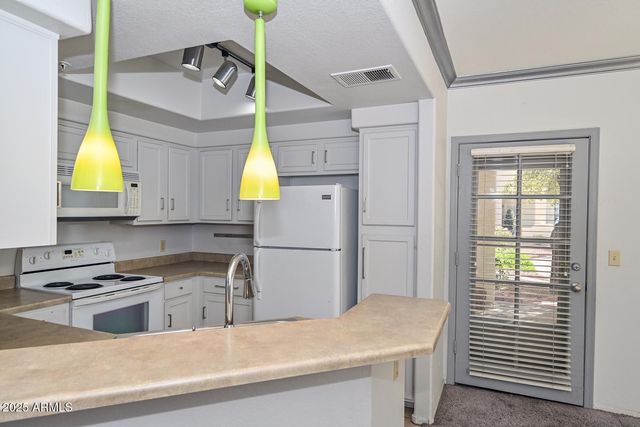 750 E NORTHERN Avenue 1140, Phoenix, AZ 85020