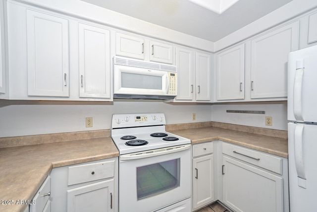 750 E NORTHERN Avenue 1140, Phoenix, AZ 85020