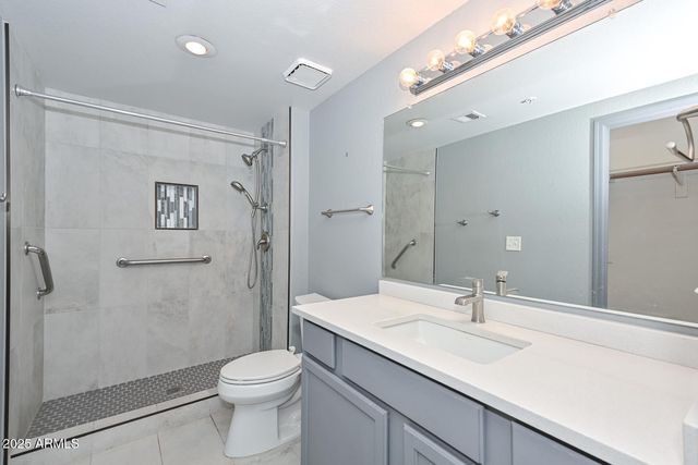 750 E NORTHERN Avenue 1140, Phoenix, AZ 85020