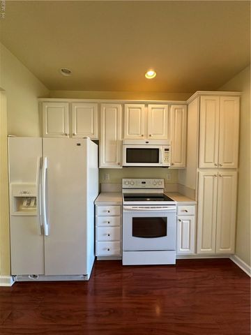 2637 Wonderland CT, Virginia Beach, VA 23456