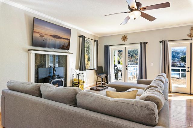 11115 Lakeshore Dr, Clearlake, CA 95424