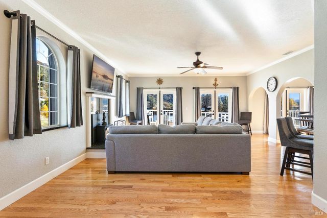 11115 Lakeshore Dr, Clearlake, CA 95424