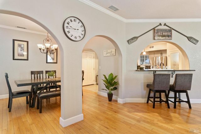 11115 Lakeshore Dr, Clearlake, CA 95424