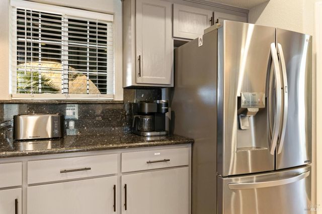 11115 Lakeshore Dr, Clearlake, CA 95424