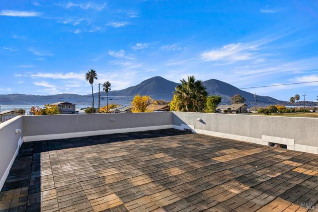 11115 Lakeshore Dr, Clearlake, CA 95424