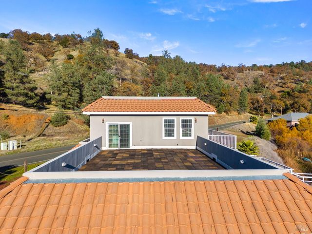 11115 Lakeshore Dr, Clearlake, CA 95424