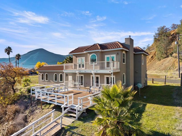 11115 Lakeshore Dr, Clearlake, CA 95424