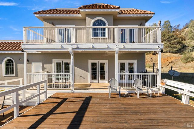 11115 Lakeshore Dr, Clearlake, CA 95424