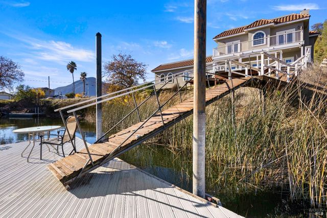 11115 Lakeshore Dr, Clearlake, CA 95424