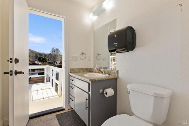 11115 Lakeshore Dr, Clearlake, CA 95424