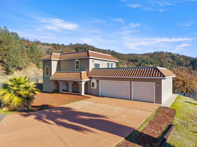 11115 Lakeshore Dr, Clearlake, CA 95424