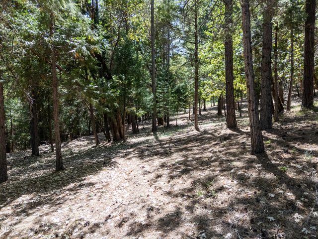 1281 N Pinnon Road, Grants Pass, OR 97526