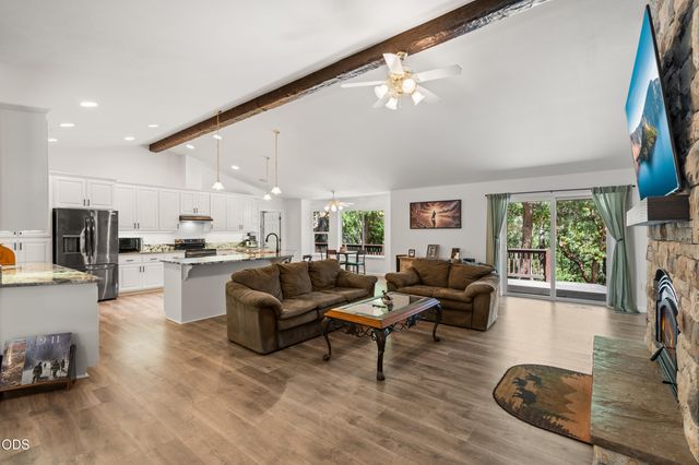 1281 N Pinnon Road, Grants Pass, OR 97526
