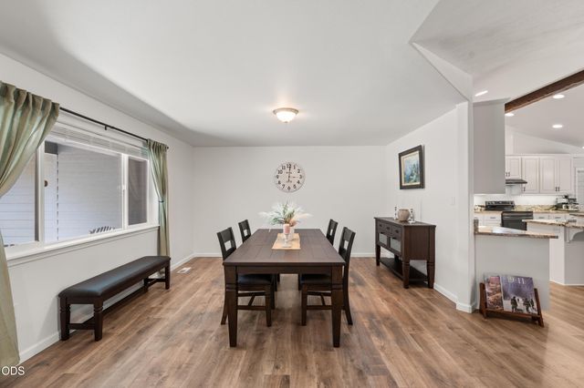 1281 N Pinnon Road, Grants Pass, OR 97526