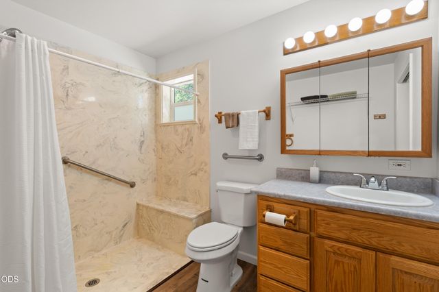 1281 N Pinnon Road, Grants Pass, OR 97526