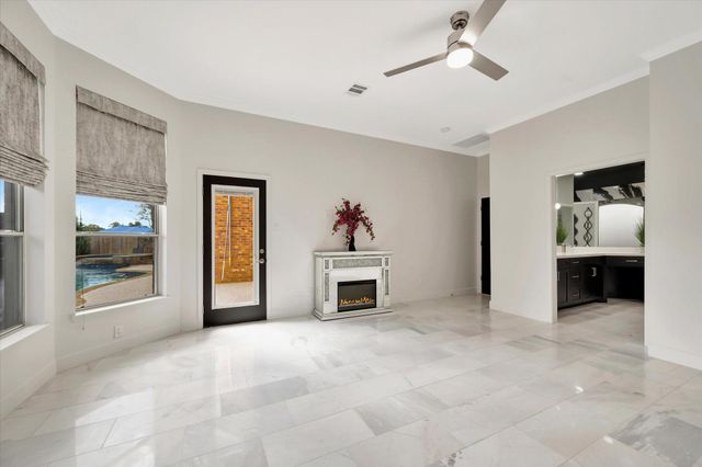 2847 Everett Drive, Friendswood, TX 77546