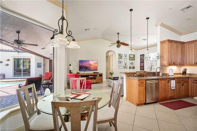 4000 Stonesthrow CT, Naples, FL 34109