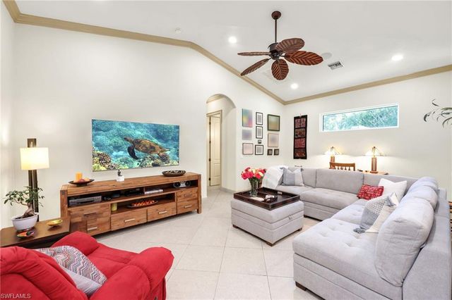 4000 Stonesthrow CT, Naples, FL 34109