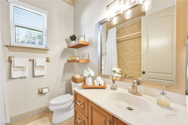 4000 Stonesthrow CT, Naples, FL 34109