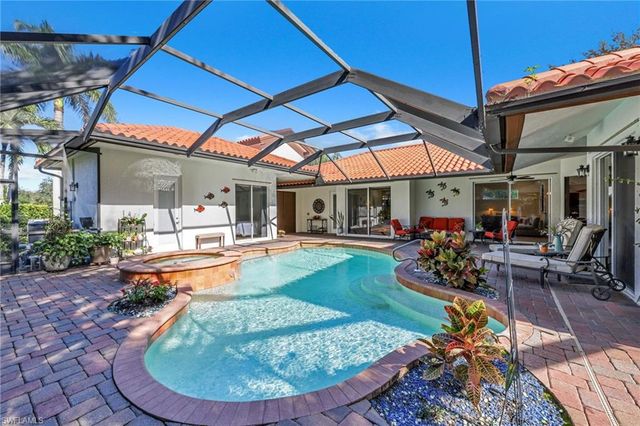 4000 Stonesthrow CT, Naples, FL 34109