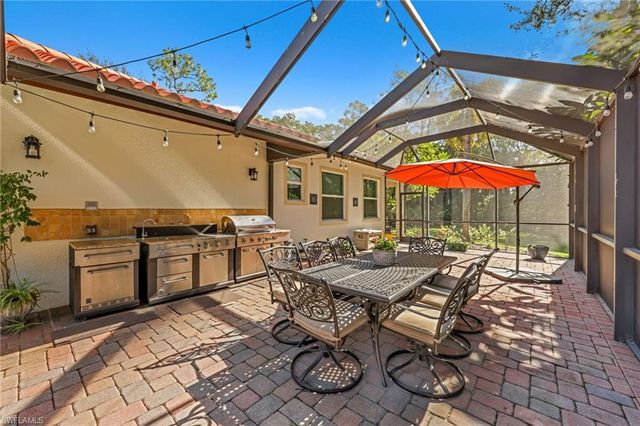 4000 Stonesthrow CT, Naples, FL 34109