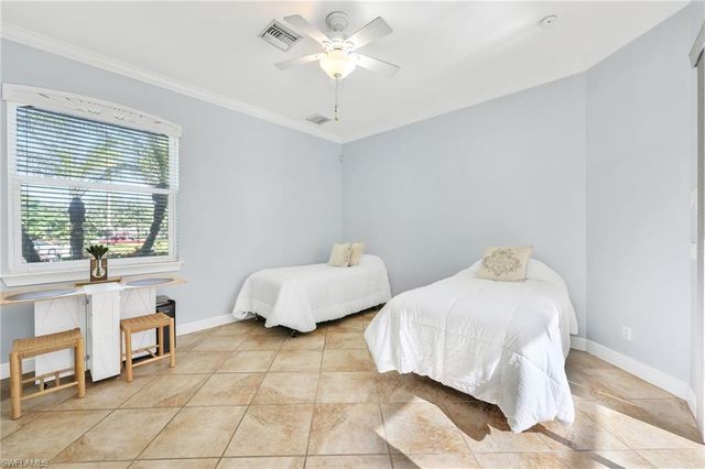 4000 Stonesthrow CT, Naples, FL 34109