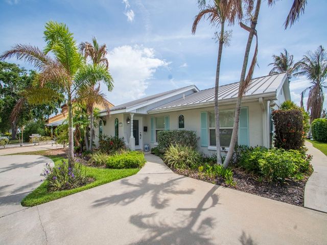 1914 Robalo Drive, Vero Beach, FL 32960