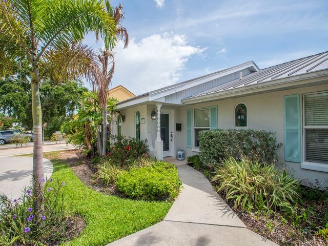 1914 Robalo Drive, Vero Beach, FL 32960