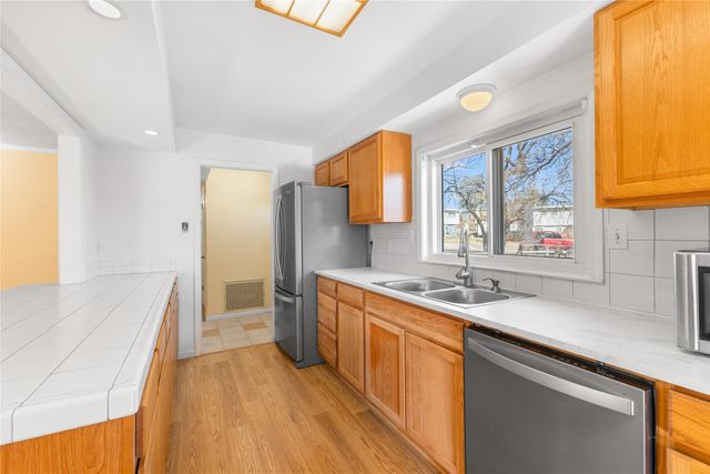 2233 37th, Los Alamos, NM 87544