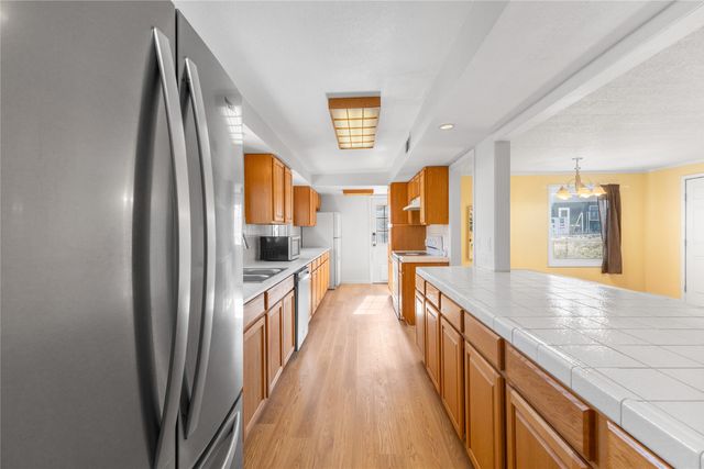 2233 37th, Los Alamos, NM 87544