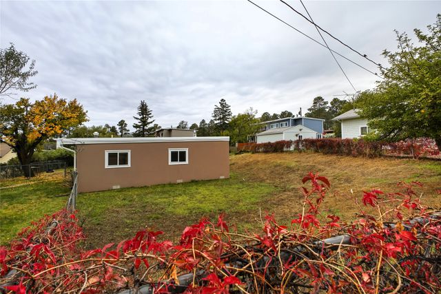 2233 37th, Los Alamos, NM 87544