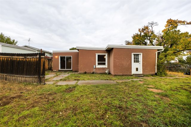 2233 37th, Los Alamos, NM 87544