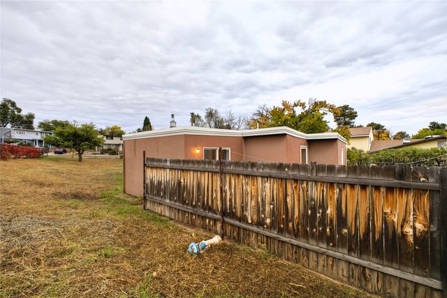 2233 37th, Los Alamos, NM 87544