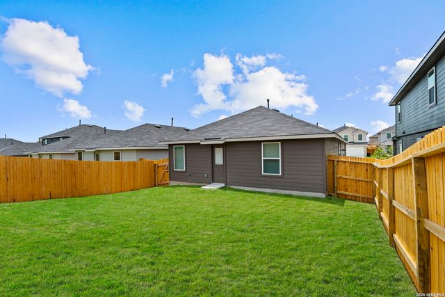 16048 Mahogany Way, Elmendorf, TX 78112