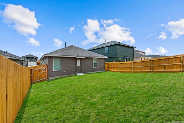16048 Mahogany Way, Elmendorf, TX 78112