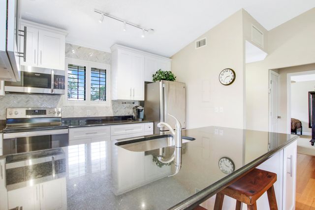 915 Club Drive, Palm Beach Gardens, FL 33418