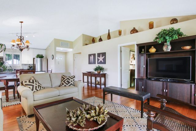 915 Club Drive, Palm Beach Gardens, FL 33418