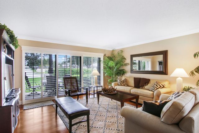915 Club Drive, Palm Beach Gardens, FL 33418