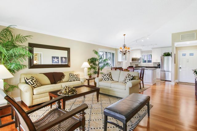 915 Club Drive, Palm Beach Gardens, FL 33418