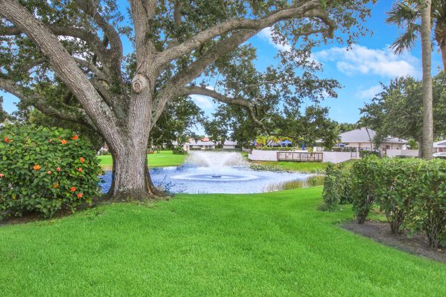 915 Club Drive, Palm Beach Gardens, FL 33418