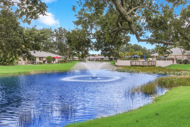 915 Club Drive, Palm Beach Gardens, FL 33418