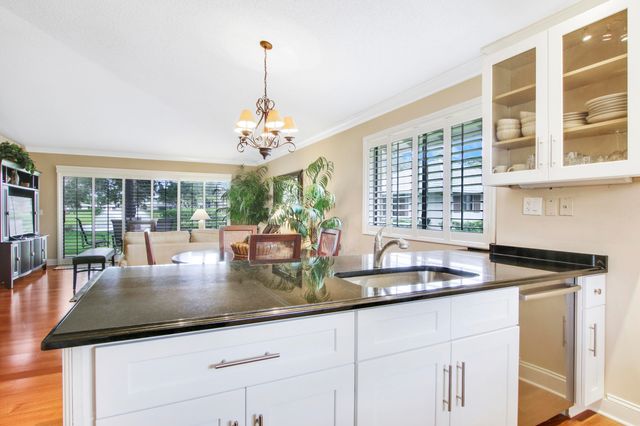 915 Club Drive, Palm Beach Gardens, FL 33418