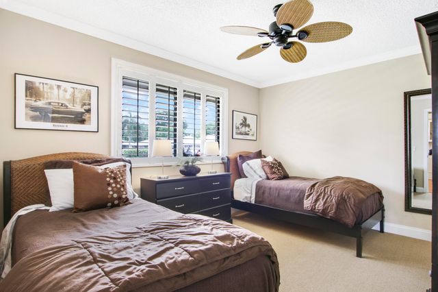 915 Club Drive, Palm Beach Gardens, FL 33418