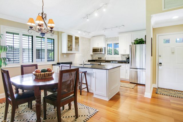 915 Club Drive, Palm Beach Gardens, FL 33418