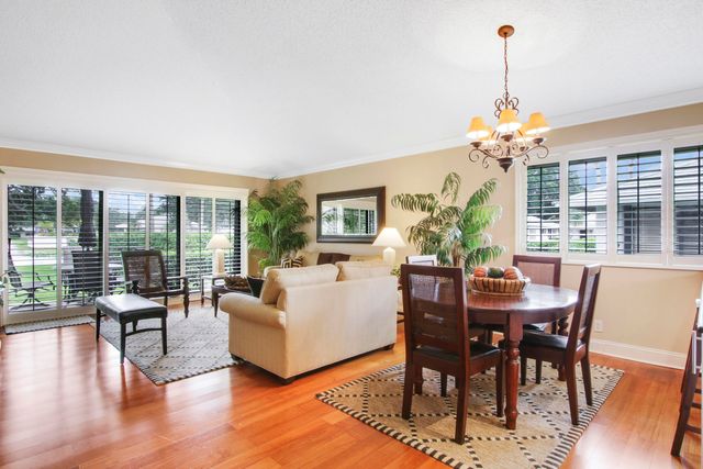 915 Club Drive, Palm Beach Gardens, FL 33418