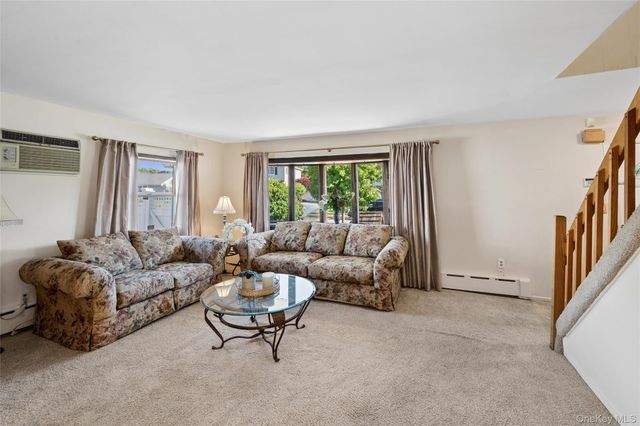 4 Dennis Lane, Bethpage, NY 11714