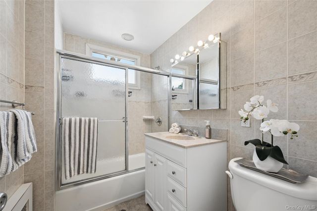4 Dennis Lane, Bethpage, NY 11714