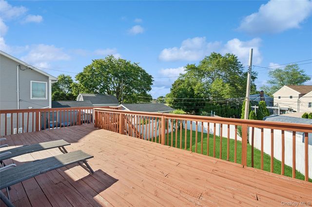 4 Dennis Lane, Bethpage, NY 11714